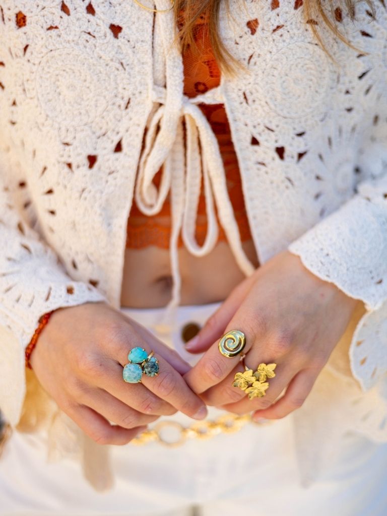 Ring Three Flowers Gold