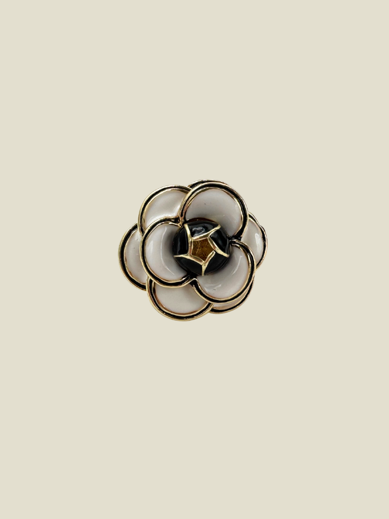 Broche Black White Flower