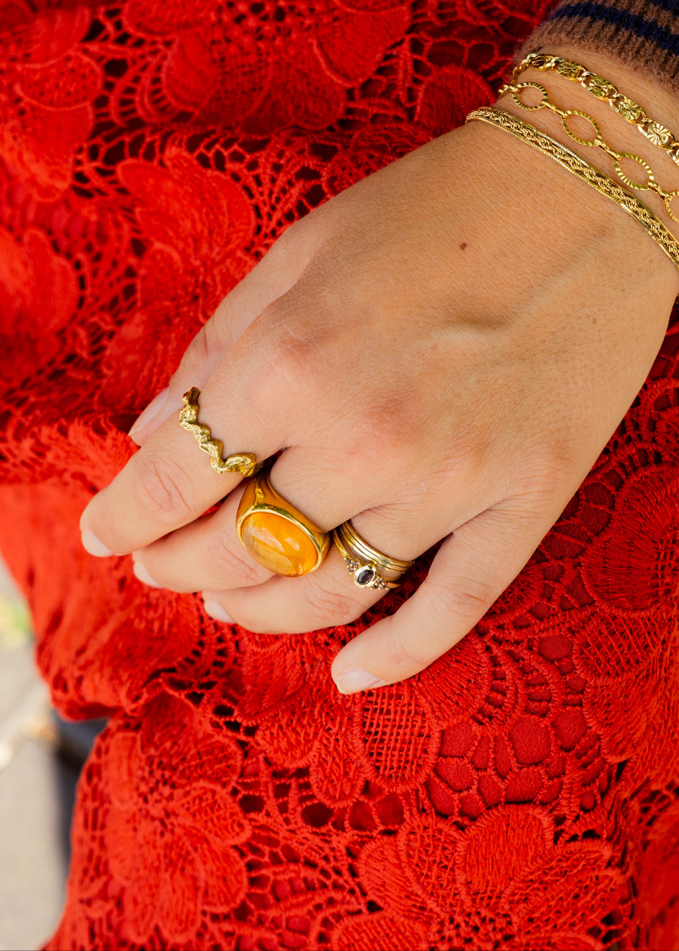 Ring Thin Stripe Band Gold