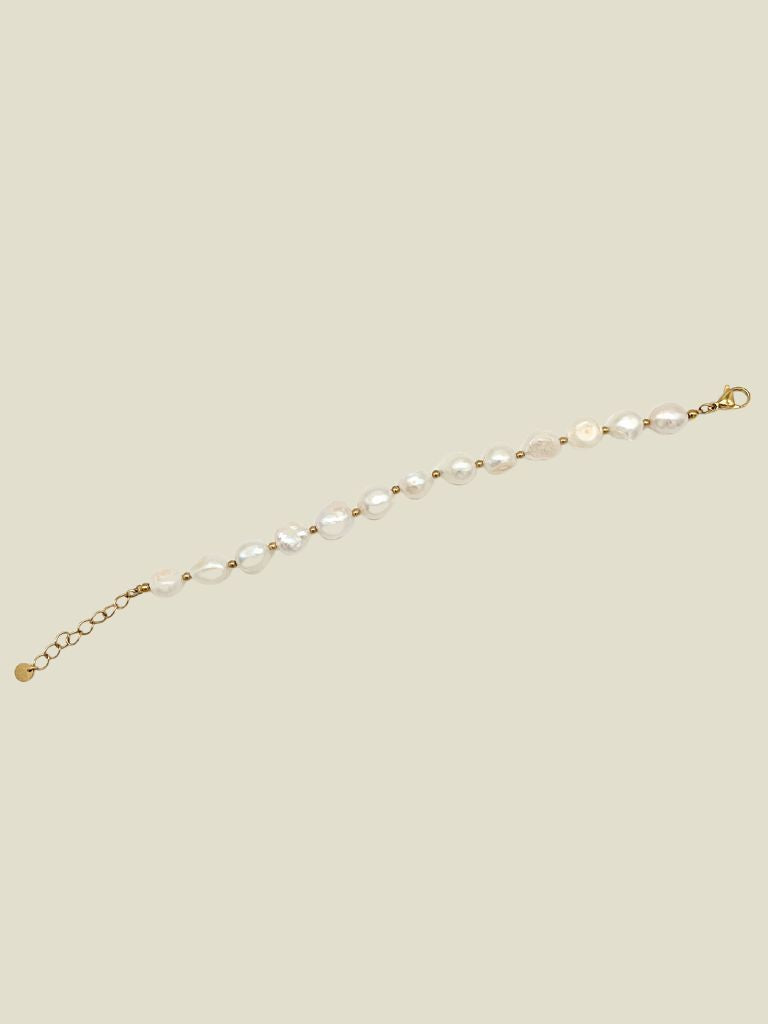 Bracelet White Pearls Gold Beads