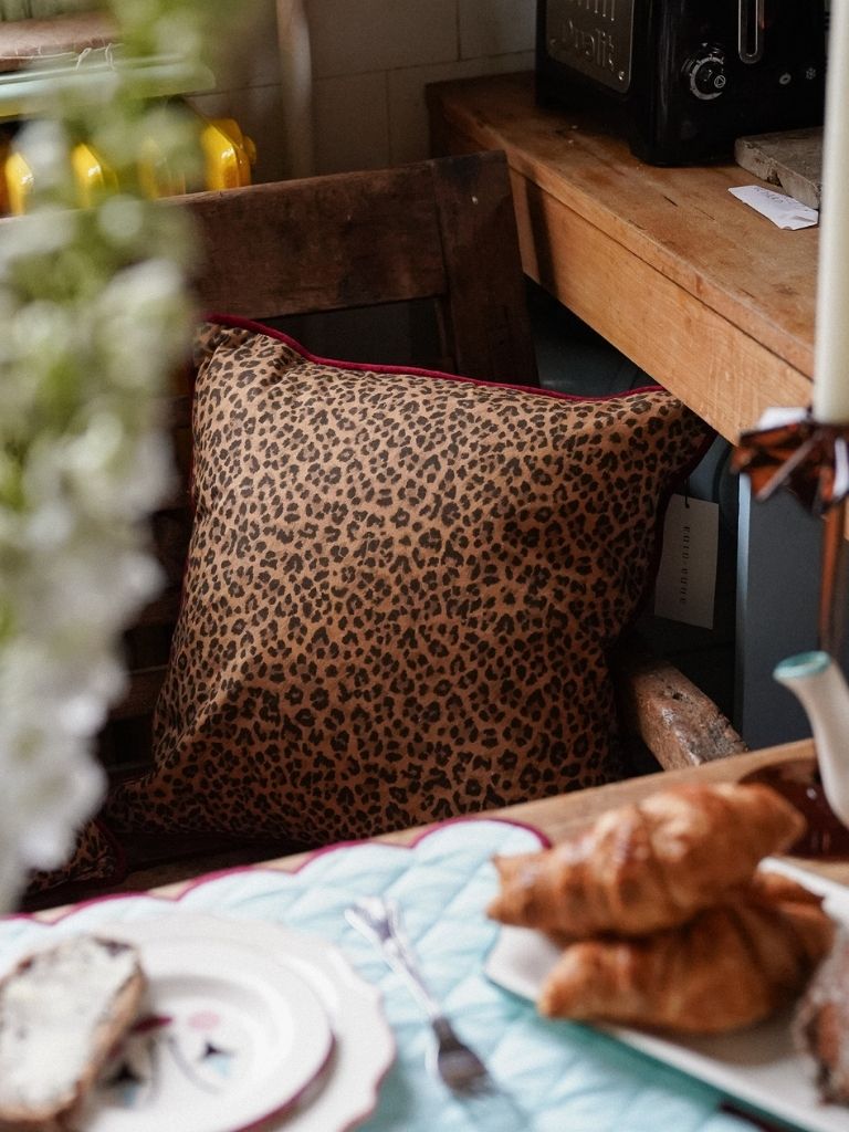 Cushion Leopard