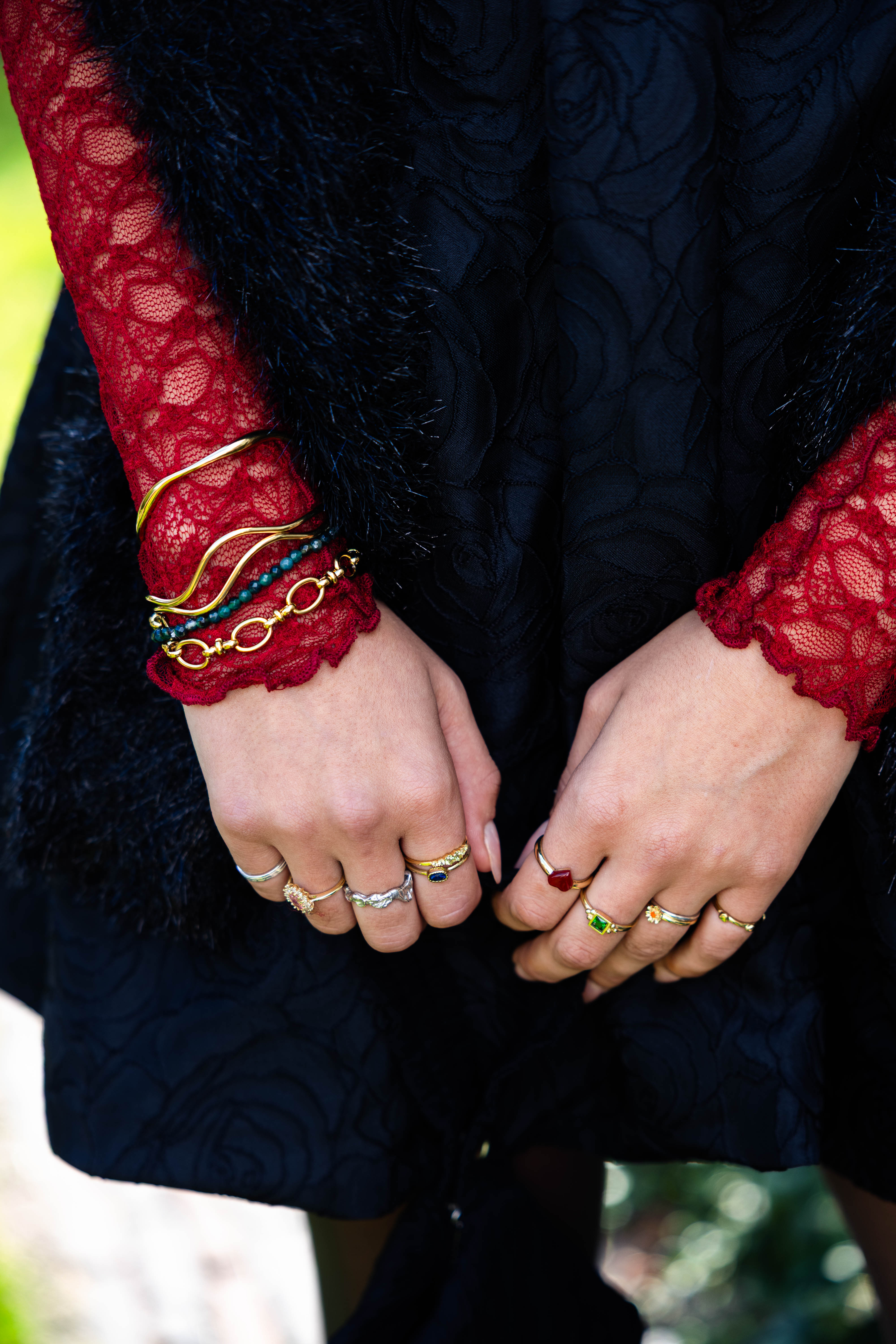 Ring Side Blue Oval Gold