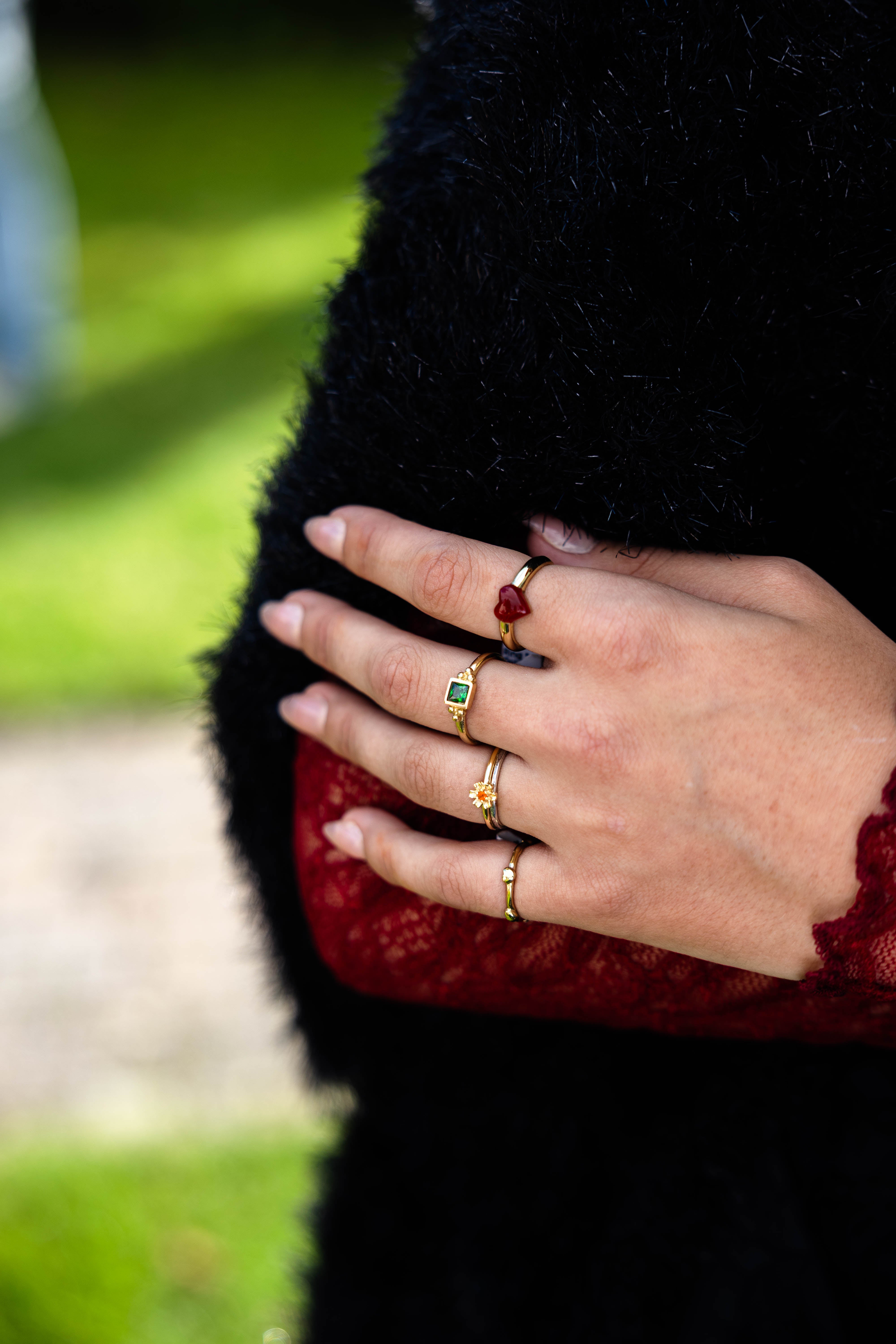 Ring Elegant Tiny Carnelian Flower