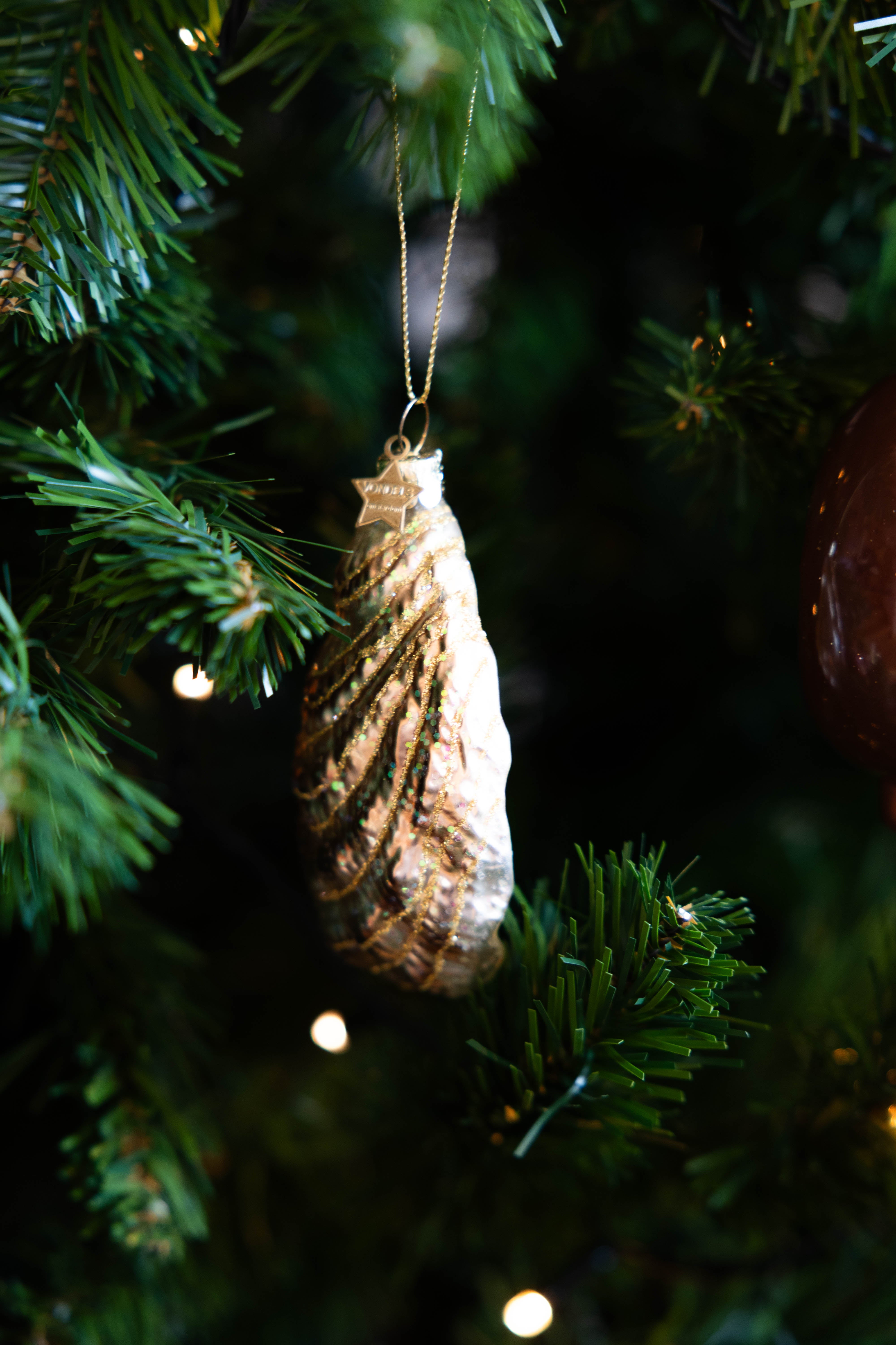 Ornament Ecru Oyster