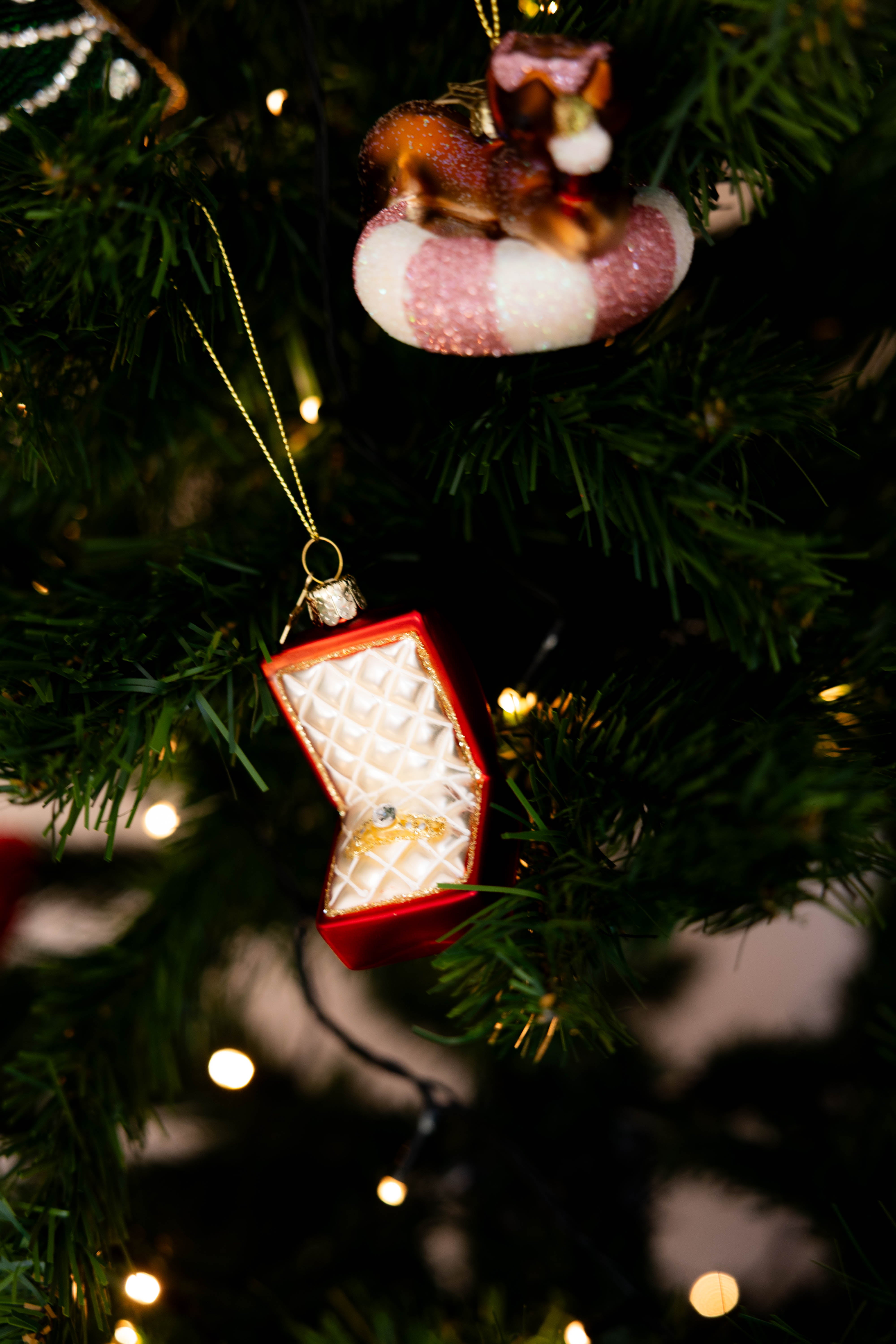 Ornament Red Matt Wedding Ring