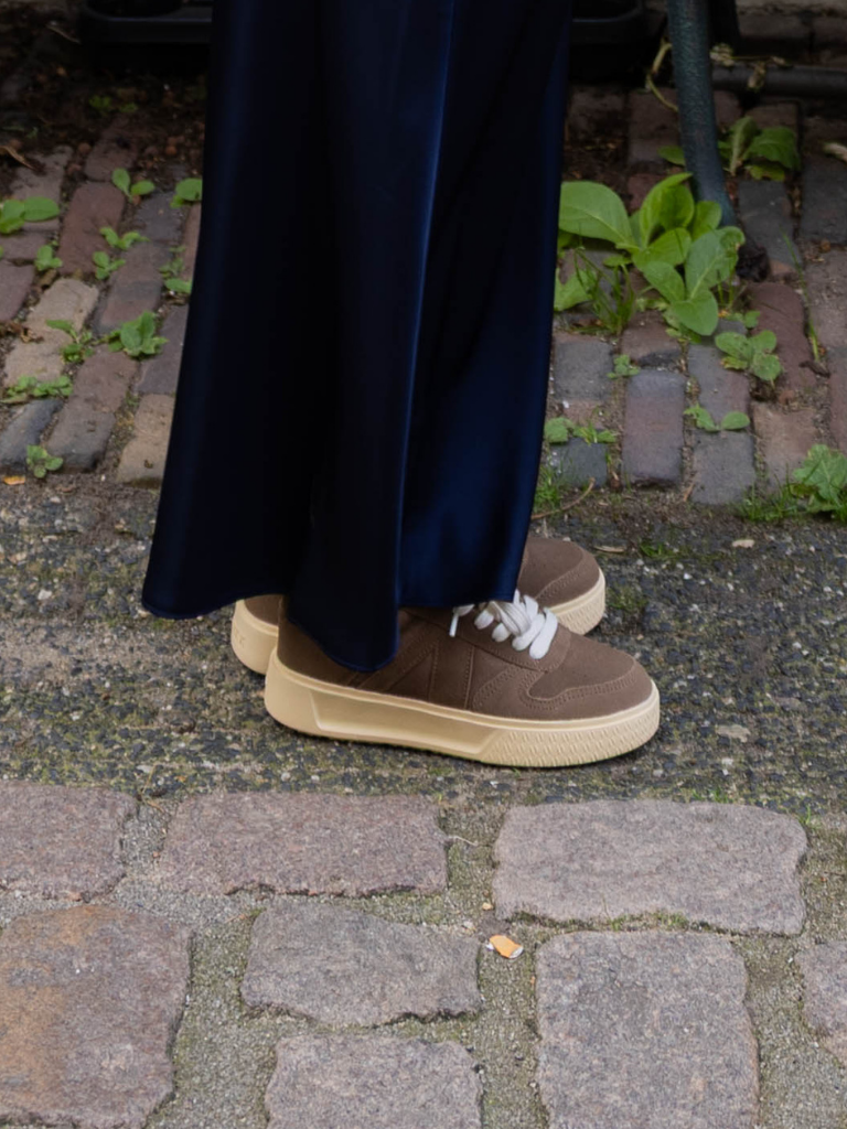 Sneakers Uncover Brown Vintage