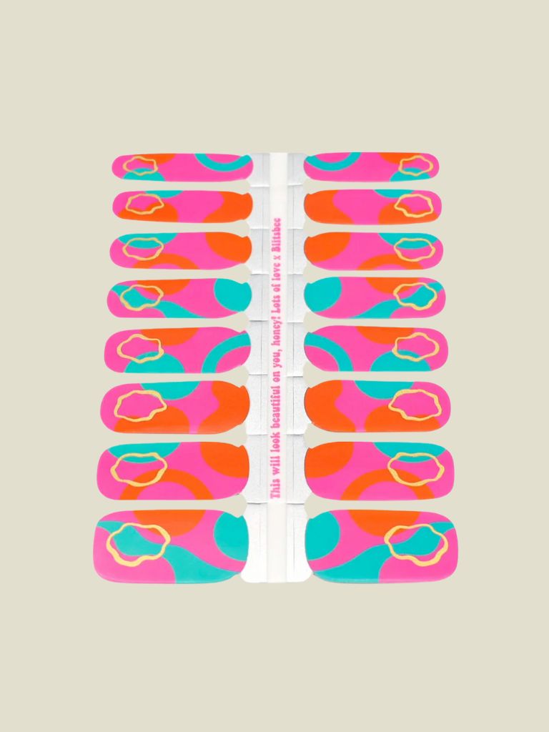 Nail Design Golden Loop