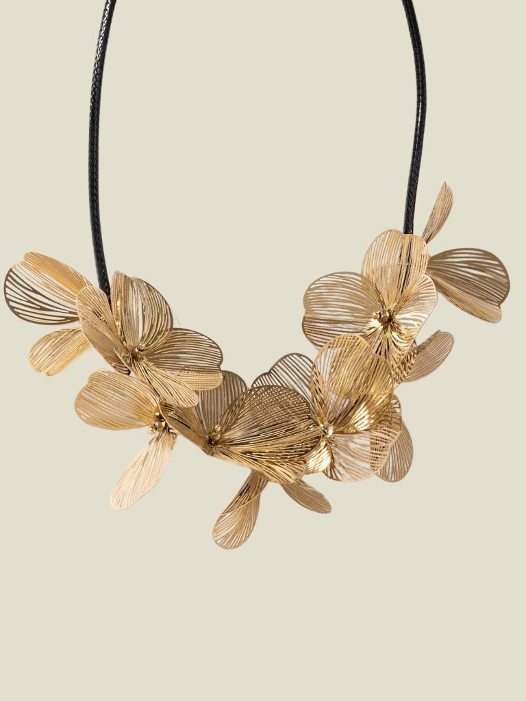 Necklace Black Golden Flowers