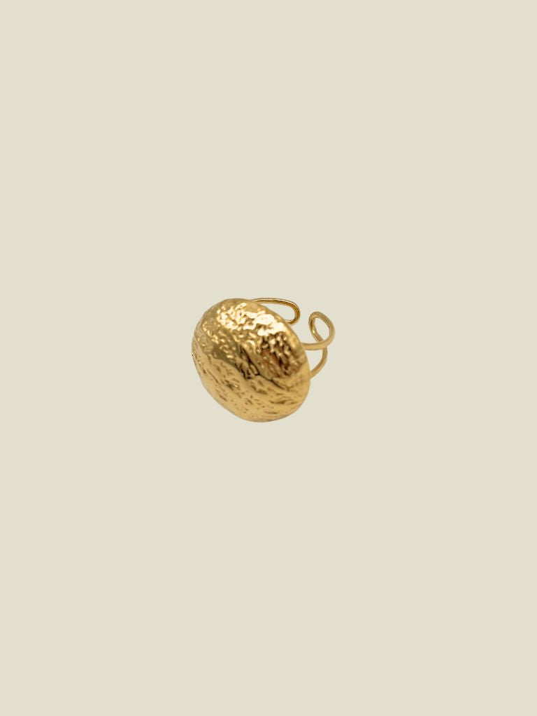 Ring Big Round Structured Gold
