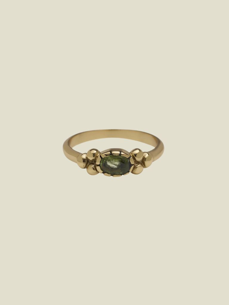 Ring Tiny Eyeshape Peridot Gold