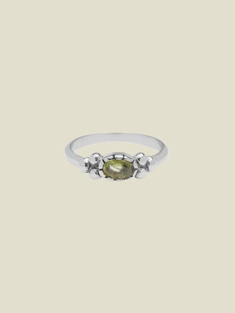 Ring Tiny Eyeshape Peridot Silver