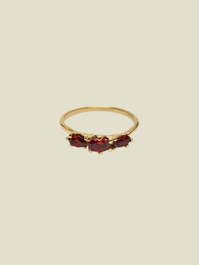 Ring Triple Garnet Stone Gold