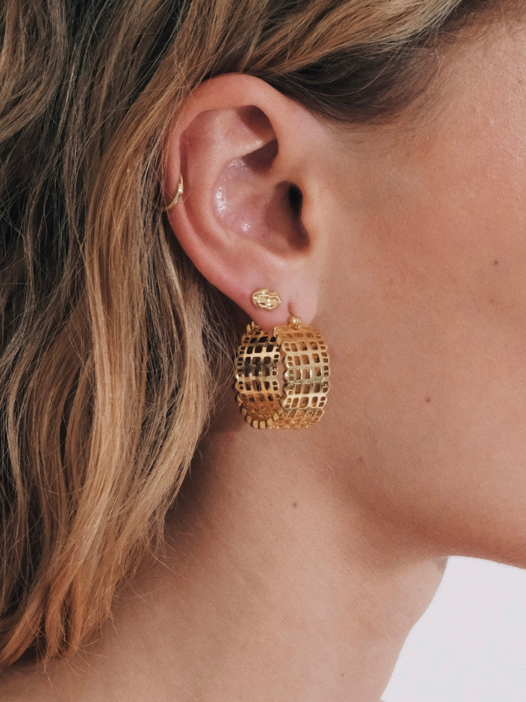 Single Stud Bisou Gold