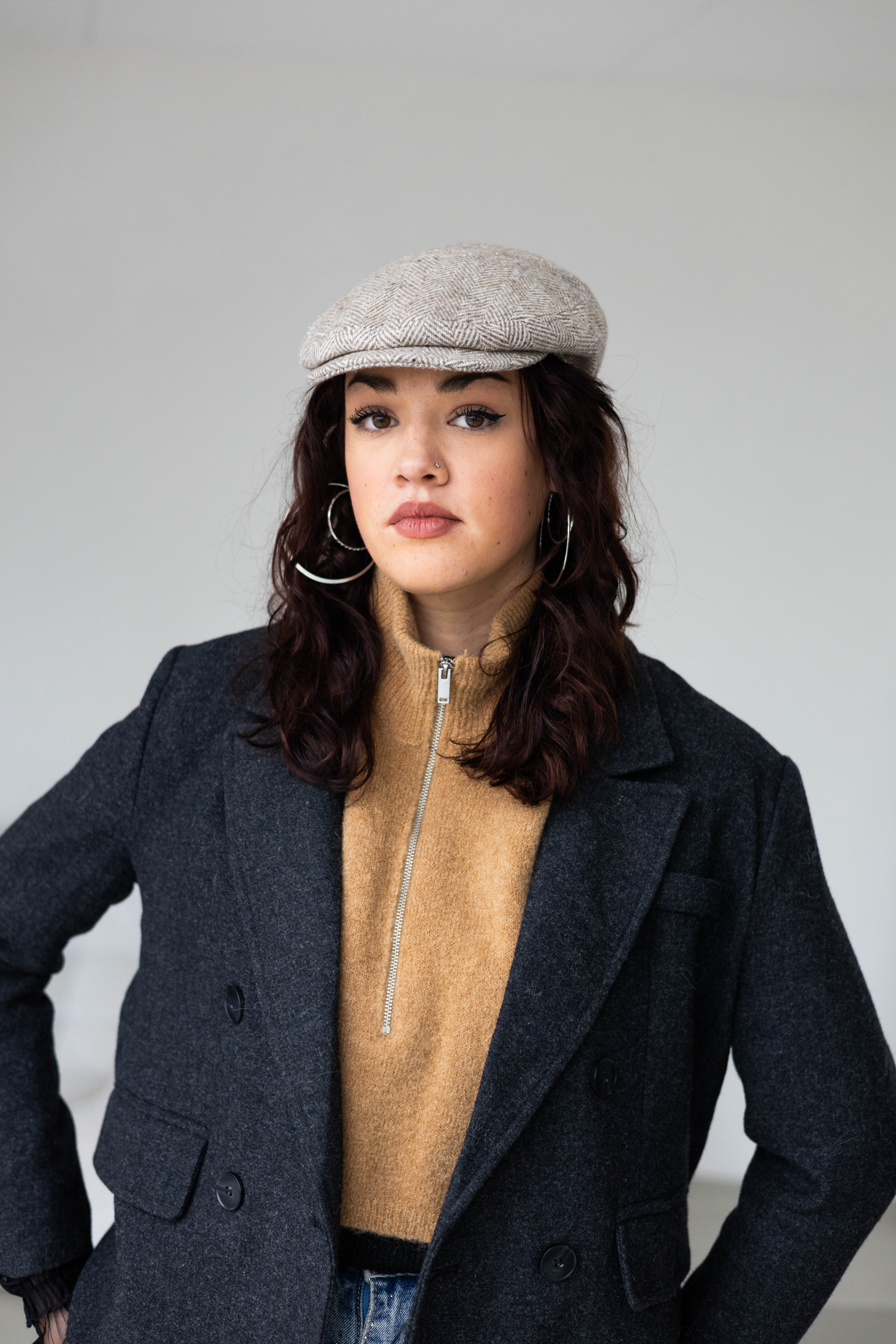 Bib Neck Milania Hope Cartouche