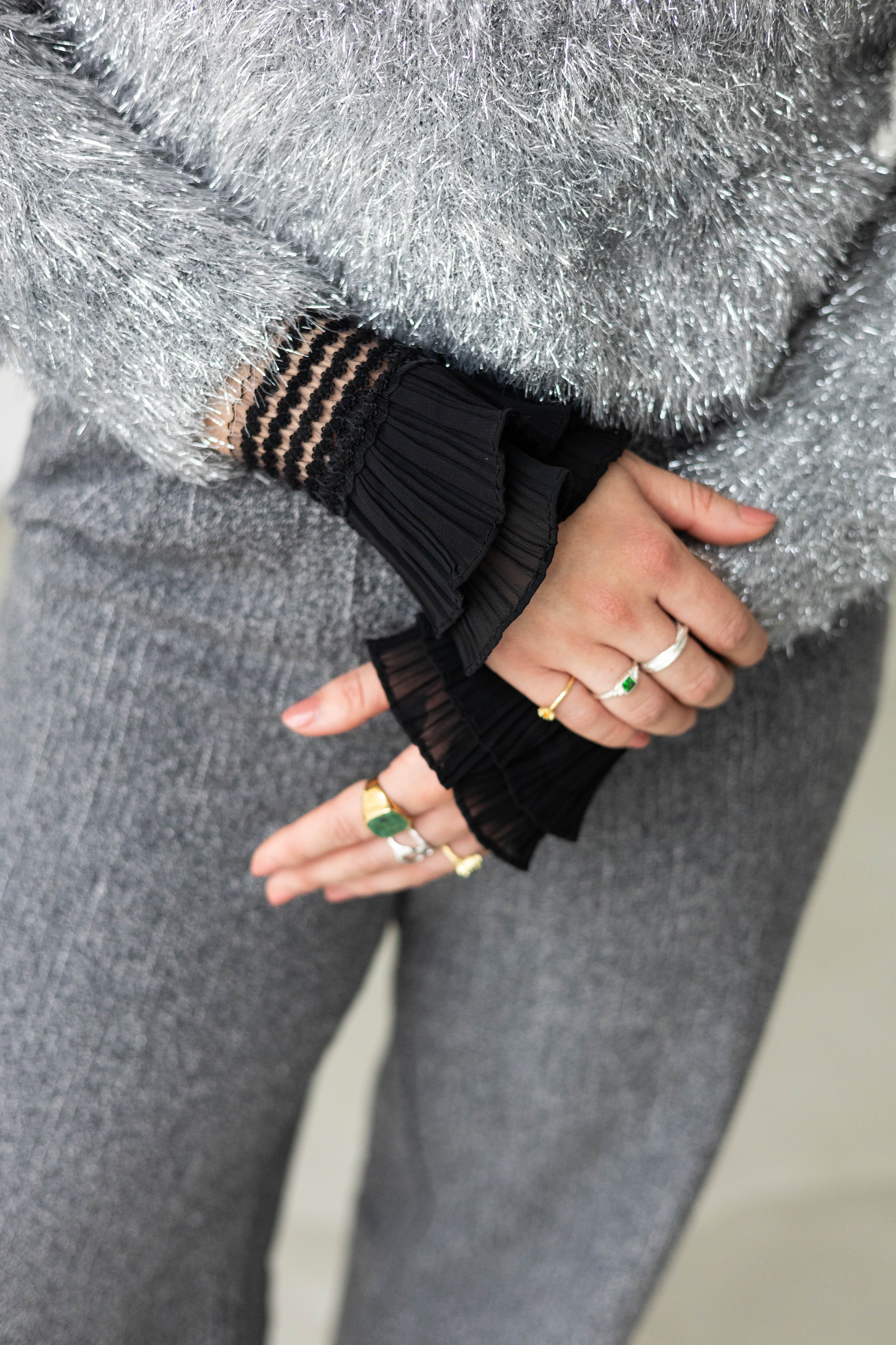 Lace Gloves Short Pleats Black