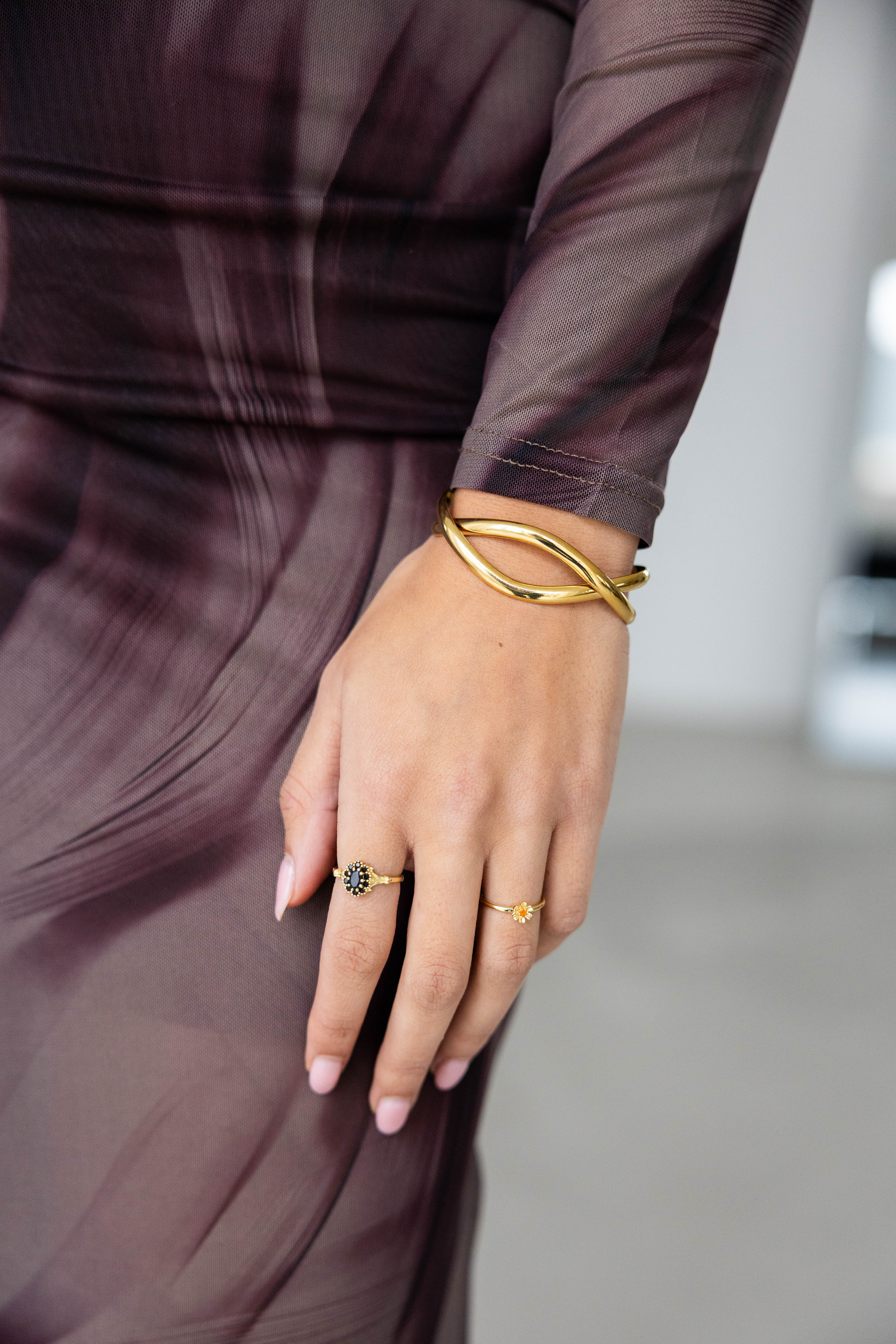 Ring Elegant Tiny Carnelian Flower