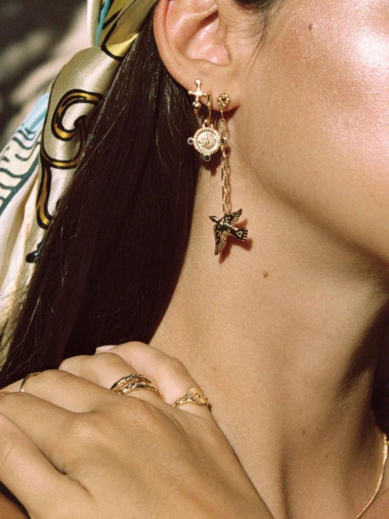 Lucky Swallow Chain Earring Gold